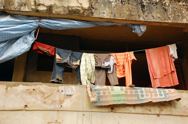 oblečení na laně na balkóně - Fotografie, Obrázek