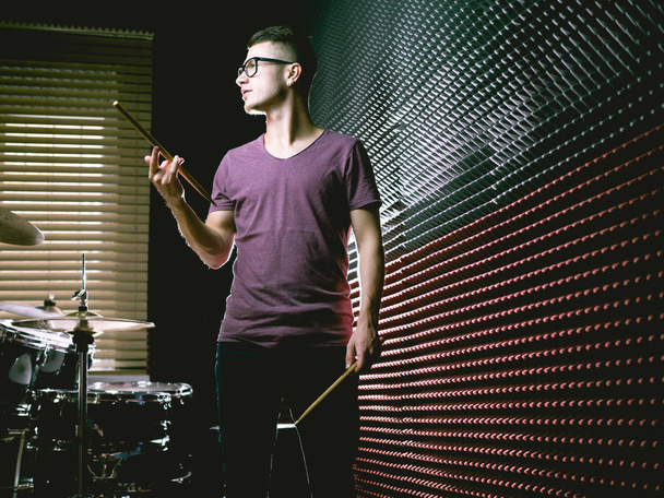 Drummer in recording studio - Foto, Imagen