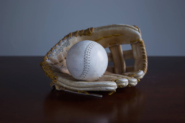 Vintage honkbal handschoen - Foto, afbeelding