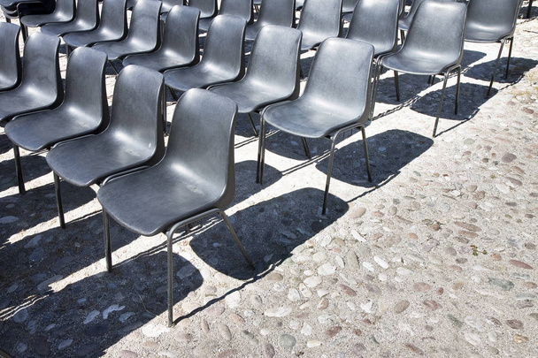 Las sillas del cine al aire libre - la imagen tonificada
 - Foto, imagen