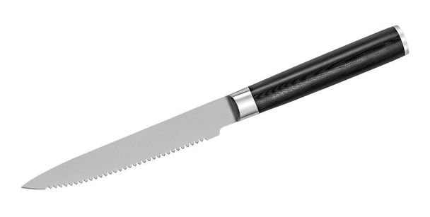Couteau à steak japonais en acier sur fond blanc. Couteau de cuisine isolé avec chemin de coupe. Vue du dessus
 - Photo, image