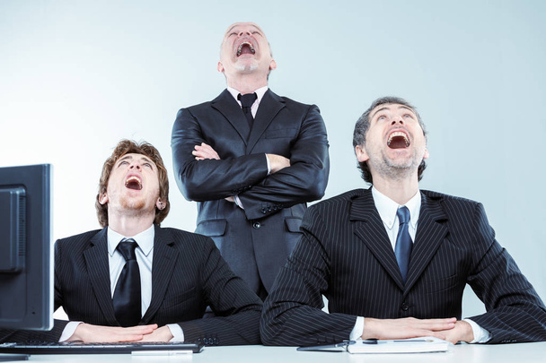 Tři podnikatelé se smějí nebo rozveseli - Fotografie, Obrázek