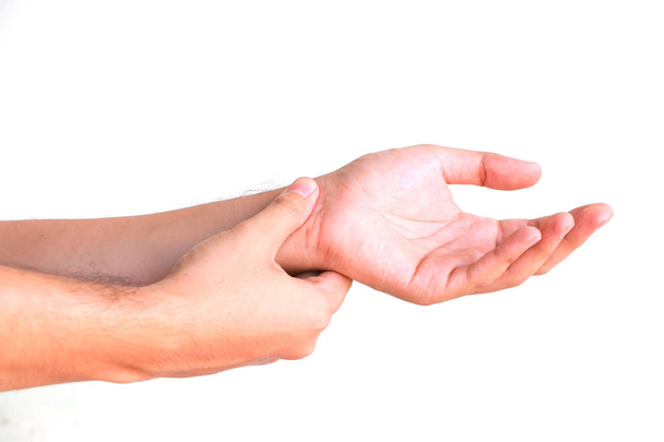 Закрыть человек держа боль в пальцах с красной отметины изолированы на белом фоне
 - Фото, изображение