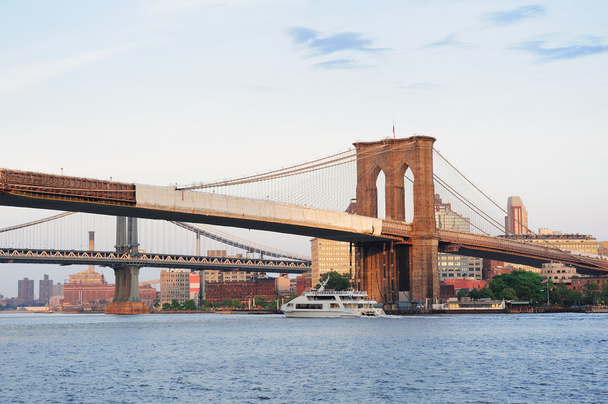ニューヨーク市マンハッタンのブルックリン橋 - 写真・画像