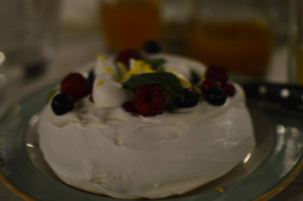 Gıda dekorlu tatlı kek - Fotoğraf, Görsel