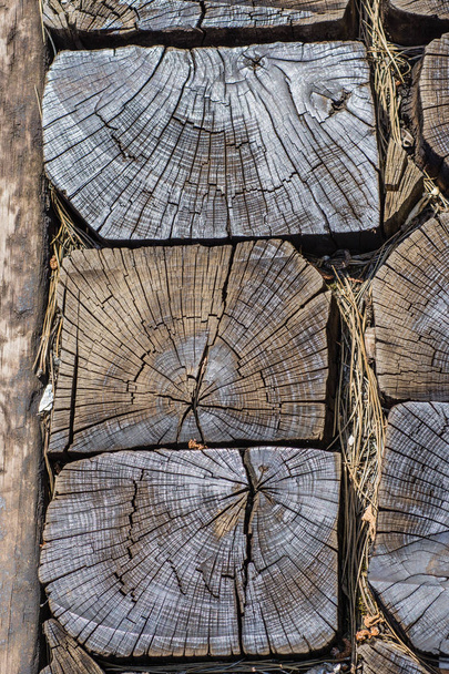 Textura de madera agrietada Durmiente vieja Fondo de alto contraste
 - Foto, Imagen