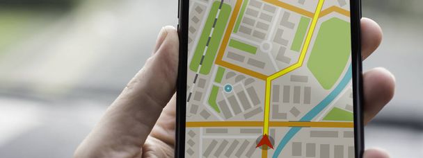 Cep Telefonu Aygıtı ve Ulaşım Konseptinde GPS Navigasyonu - Fotoğraf, Görsel