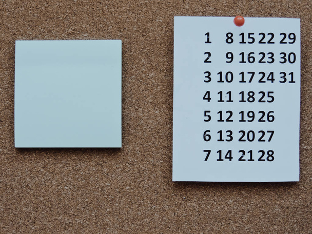 Планирование проекта - Close up.Desk календарь с днями и датами.
 - Фото, изображение