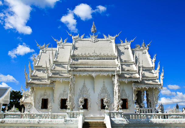 Thaise tempel genaamd Wat Rong Khun in Chiang Rai, Thailand. - Foto, afbeelding