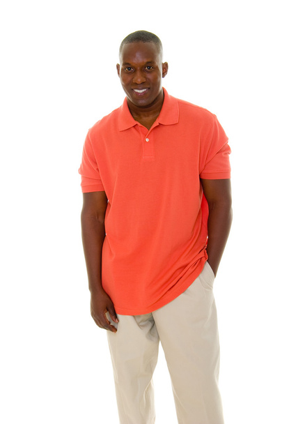 Homme décontracté en chemise orange
 - Photo, image