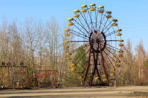 Oost-Europa, Oekraïne, Pripyat, Tsjernobyl. Reuzenrad in pretpark. - Foto, afbeelding