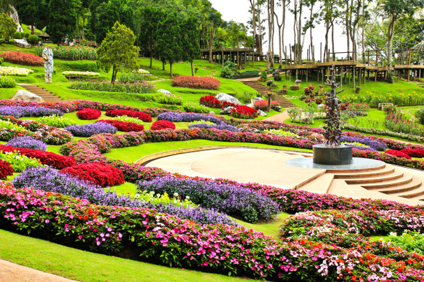 Jardin Mae Fah Luang, situé sur Doi Tung, Thaïlande - Photo, image