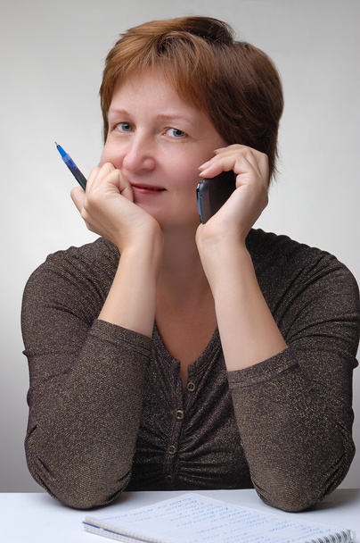 Mujer con teléfono móvil - Foto, Imagen