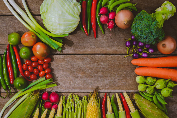 新鮮な食べ物の美味しさと健康的なバリス野菜のバックグロットはoです - 写真・画像
