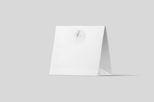 Witte papieren zak mock up geïsoleerd op licht grijze achtergrond. Realistische foto. 3D rendering. Shopping Bag. - Foto, afbeelding
