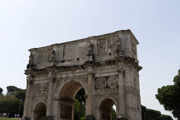 Arco de Tito en roma
 - Foto, Imagen