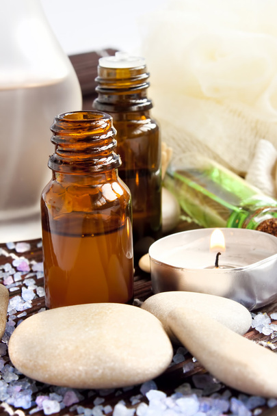 Essences de spa, bougies et pierres de massage
 - Photo, image