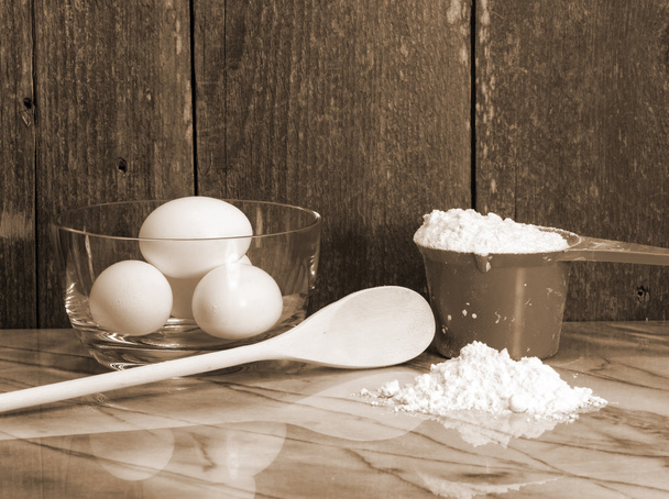 eieren voor thuis koken en bakken - Foto, afbeelding
