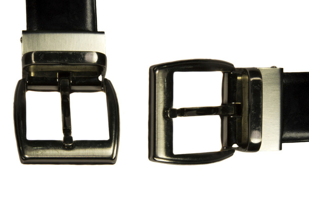 Dos hebillas de cinturón de cuero
 - Foto, Imagen