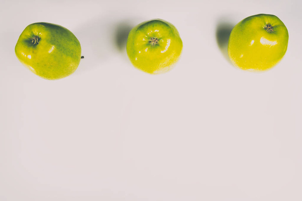 Beautiful, juicy organic apples on a white background - Foto, Imagem