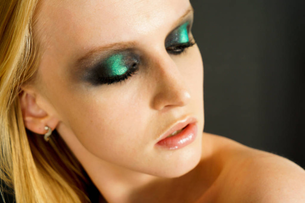 Makeup with green shadows - Zdjęcie, obraz