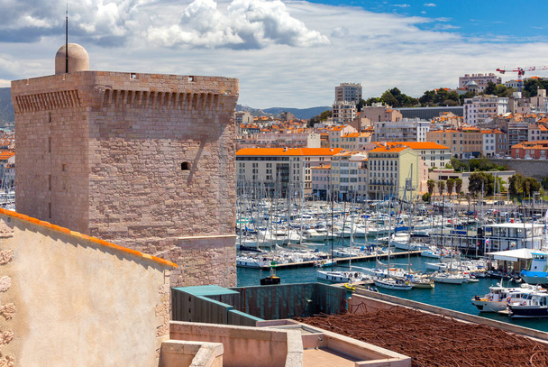 Marsella. Vista del fuerte de San Juan y el puerto
. - Foto, imagen