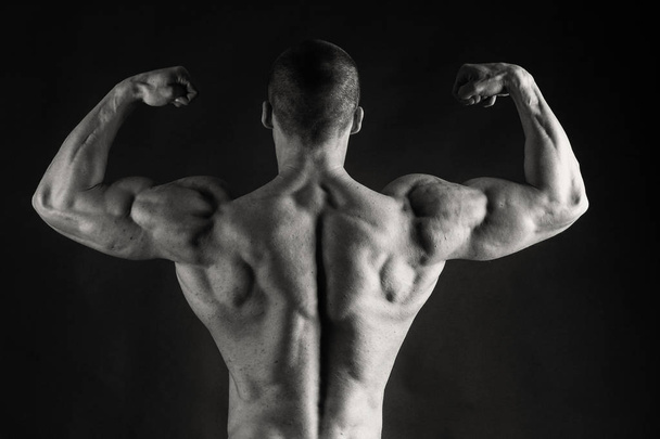 mannelijke weergegeven: spieren - Foto, afbeelding