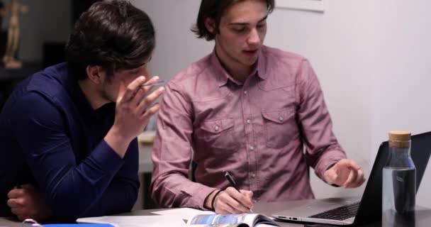 Business  Young Men Working In An Office - Felvétel, videó