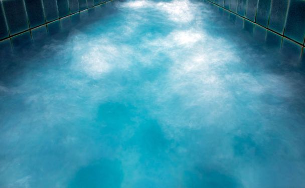 Vízbuborékok a medencében - Fotó, kép