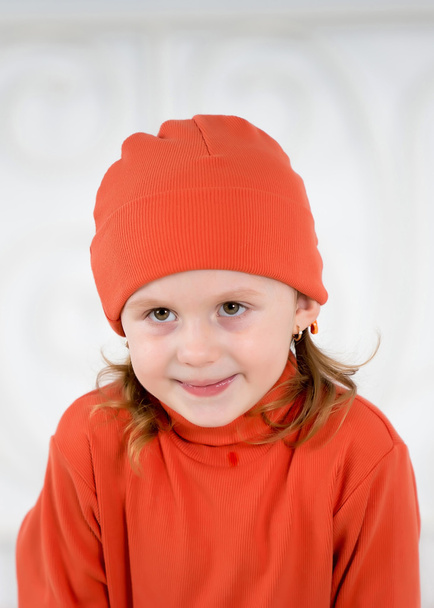 Child in the red hat - Φωτογραφία, εικόνα
