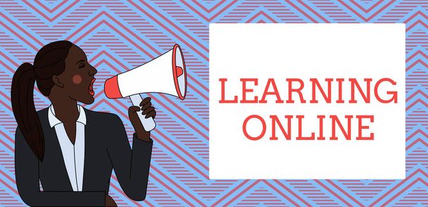 Szövegírás Online tanulás. Üzleti koncepció Tudjon meg valami újat az internet és a technológia segítségével Young Woman Jacket Ponytail Kiabálás a Loudhailer négyszögletes szövegdobozba. - Fotó, kép