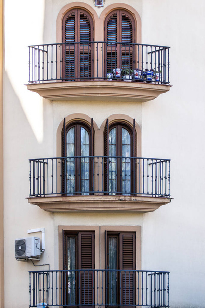 moderne spanische Apartmentanlage - Foto, Bild