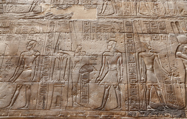 Egyiptomi Hieroglyphs itt Luxor Temple, Luxor, Egyiptom - Fotó, kép