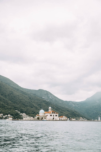  Streets and sights of the old town. Panorama of the city of Perast in Montenegro. - Foto, imagen