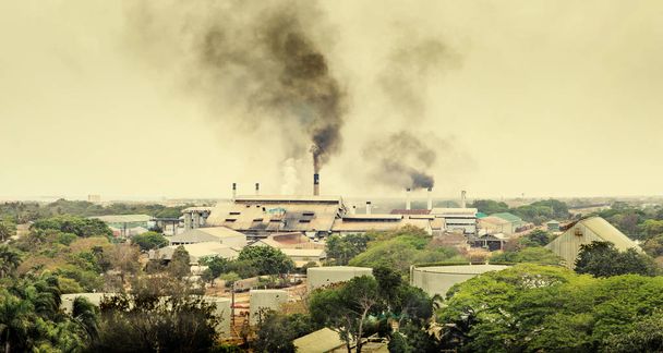 Fabbrica di aria inquinata e produzione di anidride carbonica - serra
  - Foto, immagini