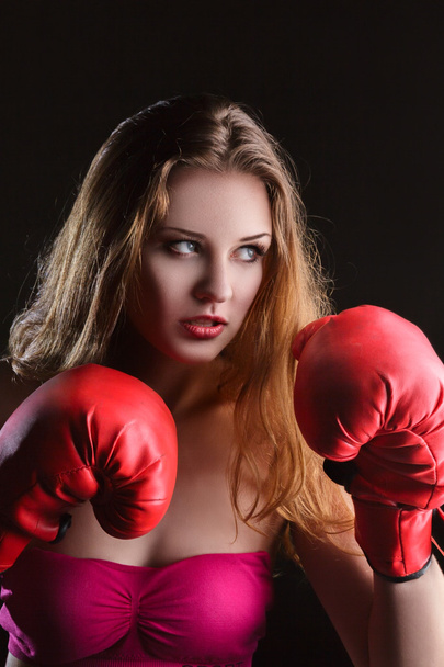 Boxing woman - Foto, afbeelding