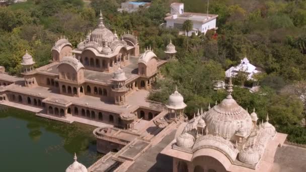 Vista aérea de Vrindavan, ciudad de 5000 templos, India, 4k.  - Metraje, vídeo