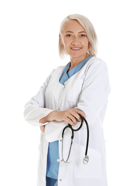 Portrait de femme médecin isolé sur blanc. Personnel médical
 - Photo, image
