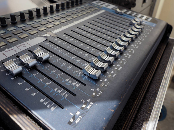 Soundboard mixer detail - Foto, afbeelding