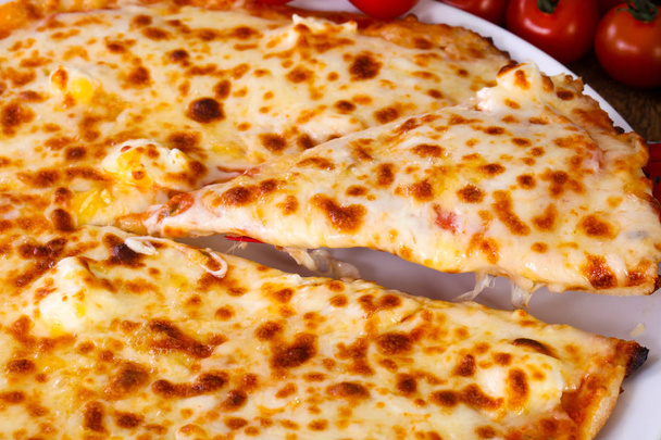 Four cheese pizza - Φωτογραφία, εικόνα