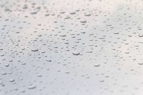 Šedá voda spadne na sklo, kapky deště - Fotografie, Obrázek