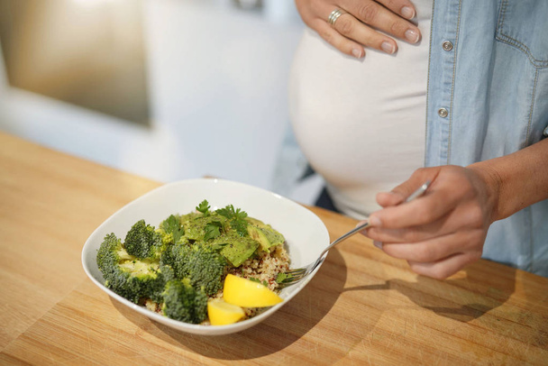 Closeup of veggie bowl, pregnancy - Zdjęcie, obraz