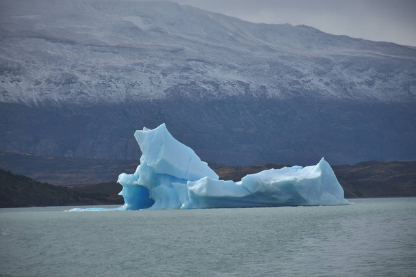 アルゼンチンの青い氷山、パタゴニア、アルゼンチン - 写真・画像