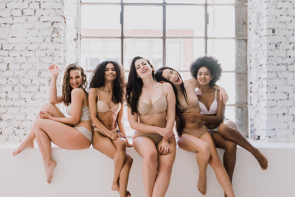 Group of women with different body and ethnicity posing together - Fotoğraf, Görsel