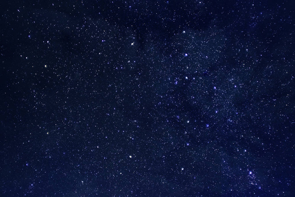 Всесвіт в космосі, небі і зірки в нічний час, Чумацький шлях, фон або текстура - Фото, зображення