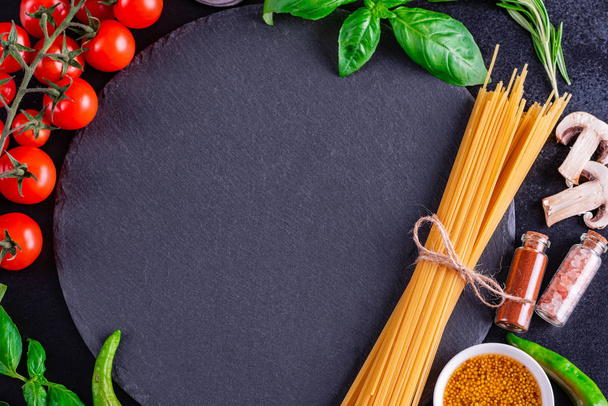 Čerstvé organické složky italských receptů. Koncepce zdravého jídla - Fotografie, Obrázek