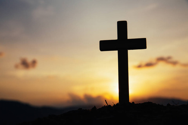 Jesucristo cruz. Pascua, concepto de resurrección. Madera cristiana
 - Foto, imagen