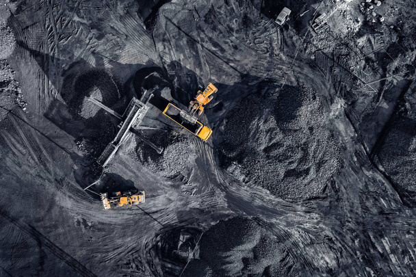 mina poço aberto, indústria extrativa para o carvão, drone aéreo vista superior - Foto, Imagem