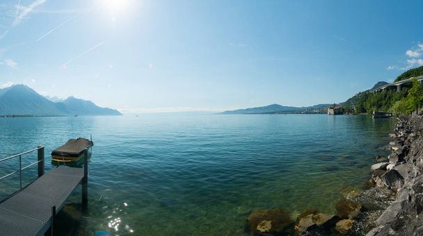 paisagem panorâmica das montanhas e do Lago de Genebra perto Montreu
 - Foto, Imagem