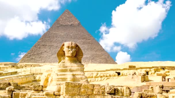 Včas slavné Sfingy s velkými pyramidami v údolí Gízy, Káhira, Egypt - Záběry, video